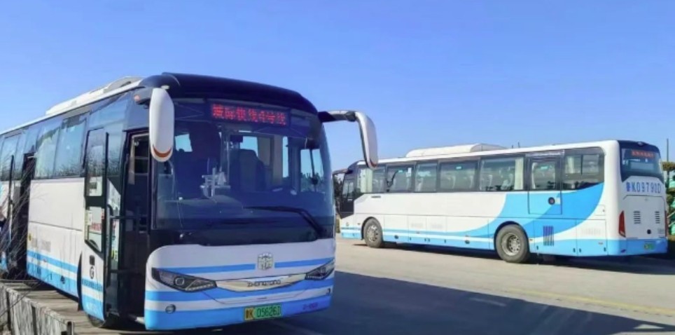 乘坐城際4號線，打卡布魯維斯、那香海、海草部落，連線貓頭山、火炬八街。